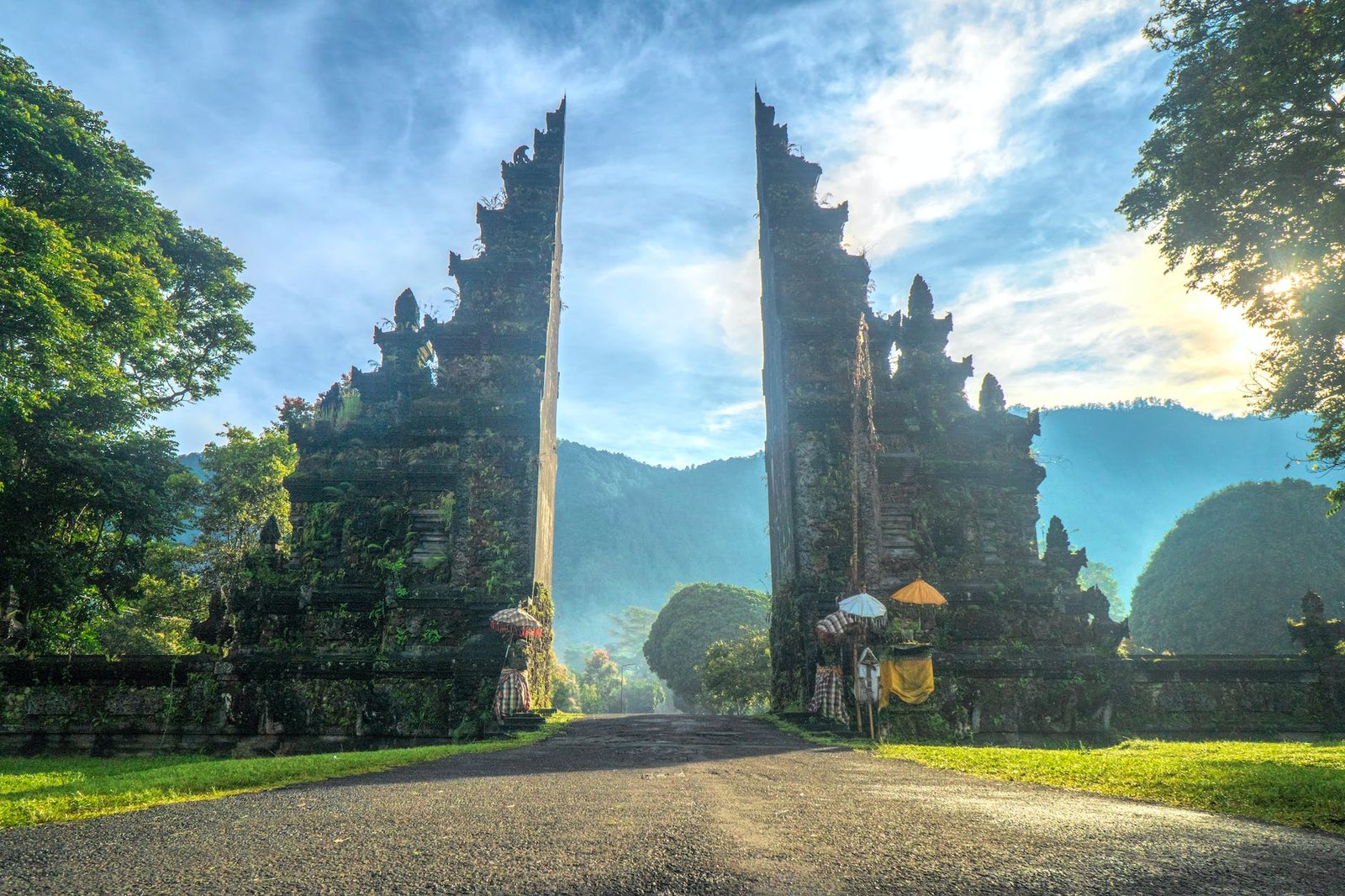 handara gate uner blue sky